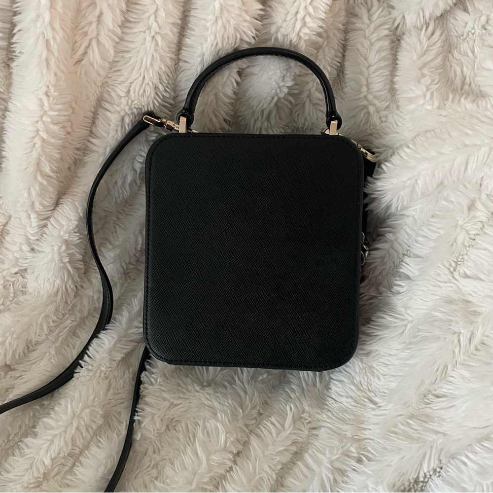 Kate Spade Elegant Black Crossbody Bag - Picture 4 of 7